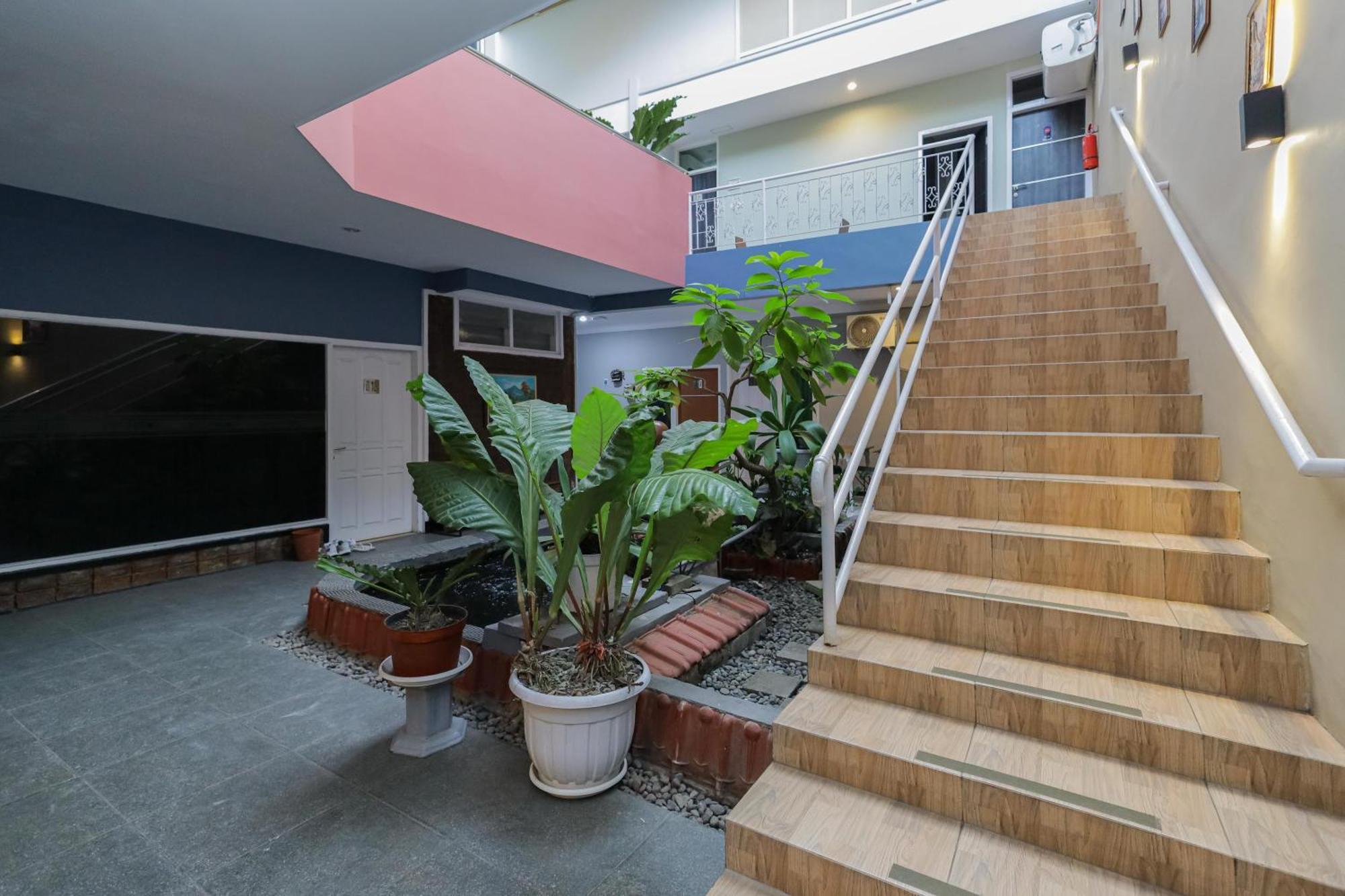 Reddoorz Plus At Swun Stay Raya Langsep 玛琅 外观 照片