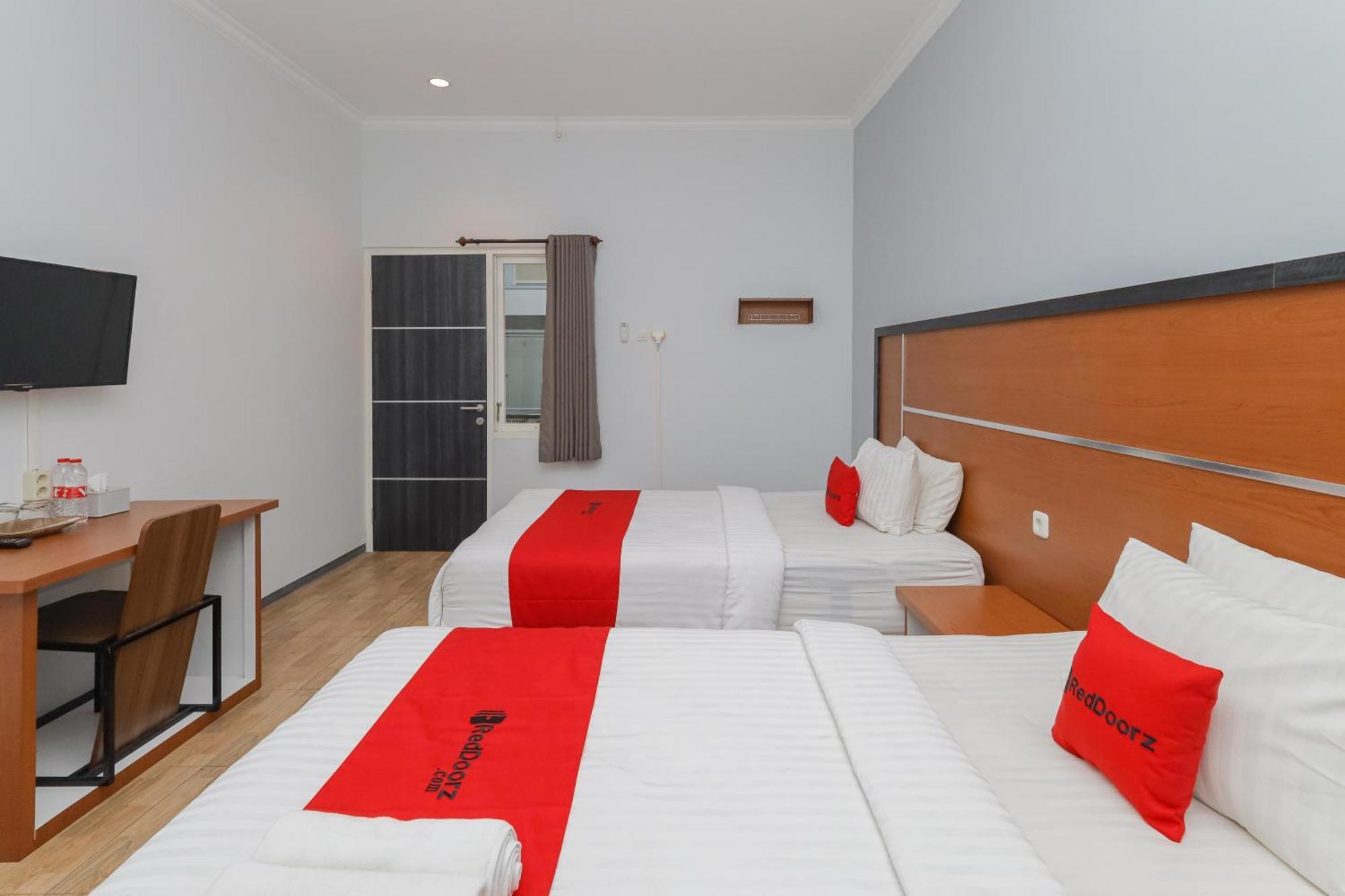 Reddoorz Plus At Swun Stay Raya Langsep 玛琅 外观 照片